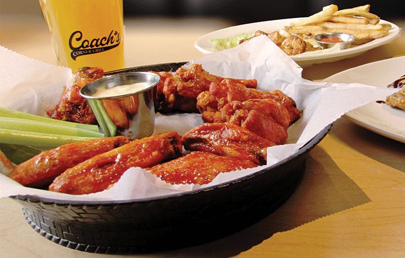 Wings with celery and dipping sauce